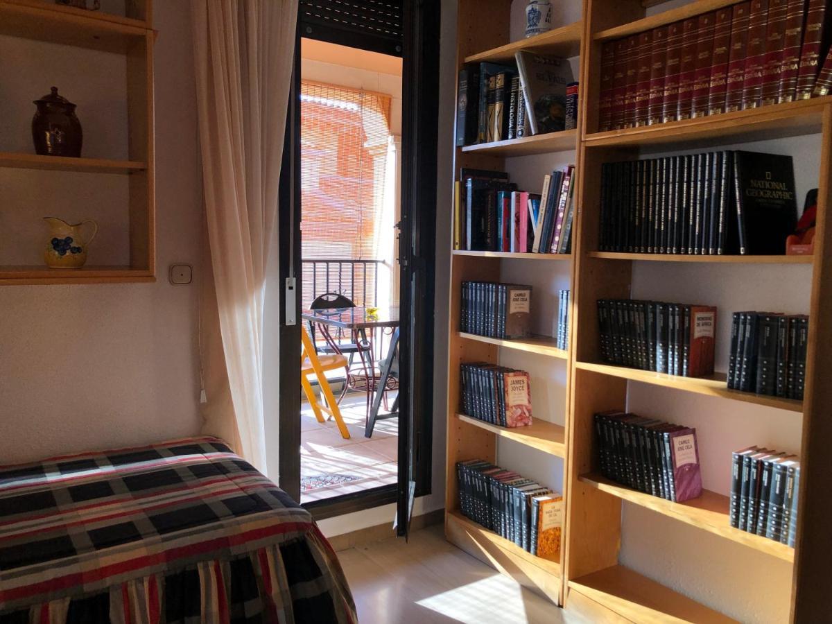 Loft Acogedor Con Terraza Y Parking En El Centro Apartment Huesca Bagian luar foto