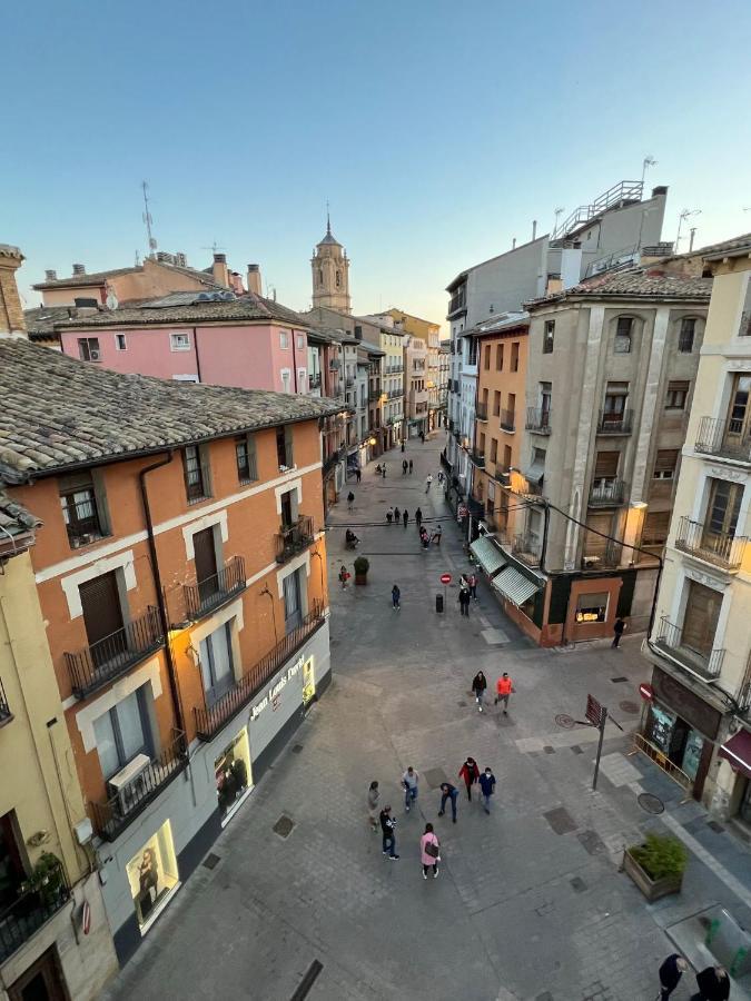 Loft Acogedor Con Terraza Y Parking En El Centro Apartment Huesca Bagian luar foto